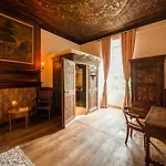 Manoir De Laroque Delprat 4*