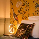 Manoir De Laroque Delprat Bed and Breakfast