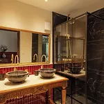 Bed & Breakfast Manoir De Laroque Delprat 4*