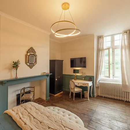 Couette-café Manoir De Laroque Delprat 4*
