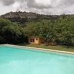 Manoir De Laroque Delprat Bed & Breakfast