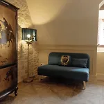 Manoir De Laroque Delprat B&B 4*