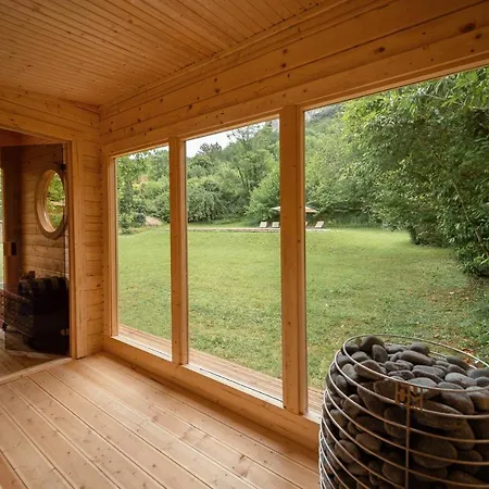 Manoir De Laroque Delprat 오토얼