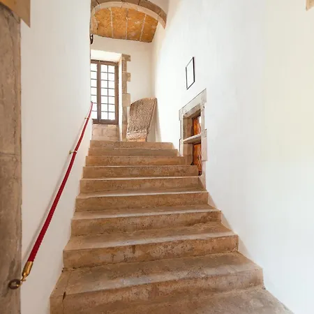 Manoir De Laroque Delprat