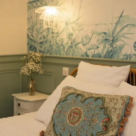 Manoir De Laroque Delprat B&B 오토얼