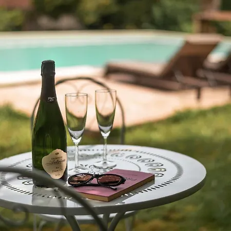 Manoir De Laroque Delprat B&B 오토얼