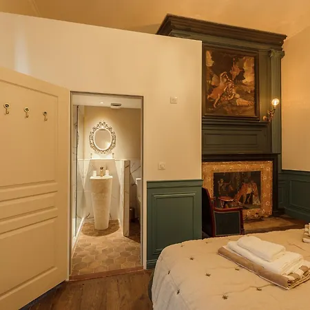 Manoir De Laroque Delprat B&B