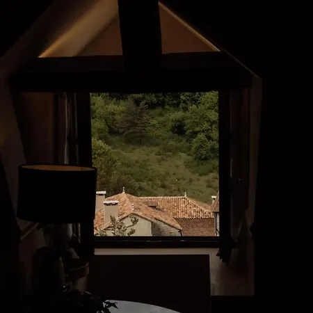 Manoir De Laroque Delprat B&B 4*