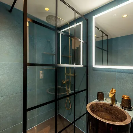 Manoir De Laroque Delprat 4*