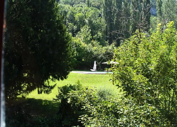 Bed & Breakfast Manoir De Laroque Delprat