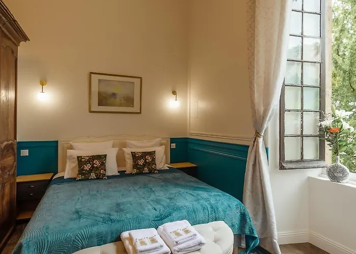Bed & Breakfast Manoir De Laroque Delprat