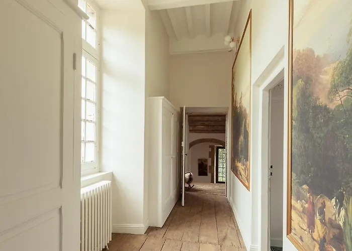 Manoir De Laroque Delprat Bed & Breakfast 4*