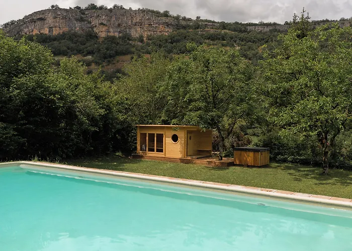 Manoir De Laroque Delprat Couette-café